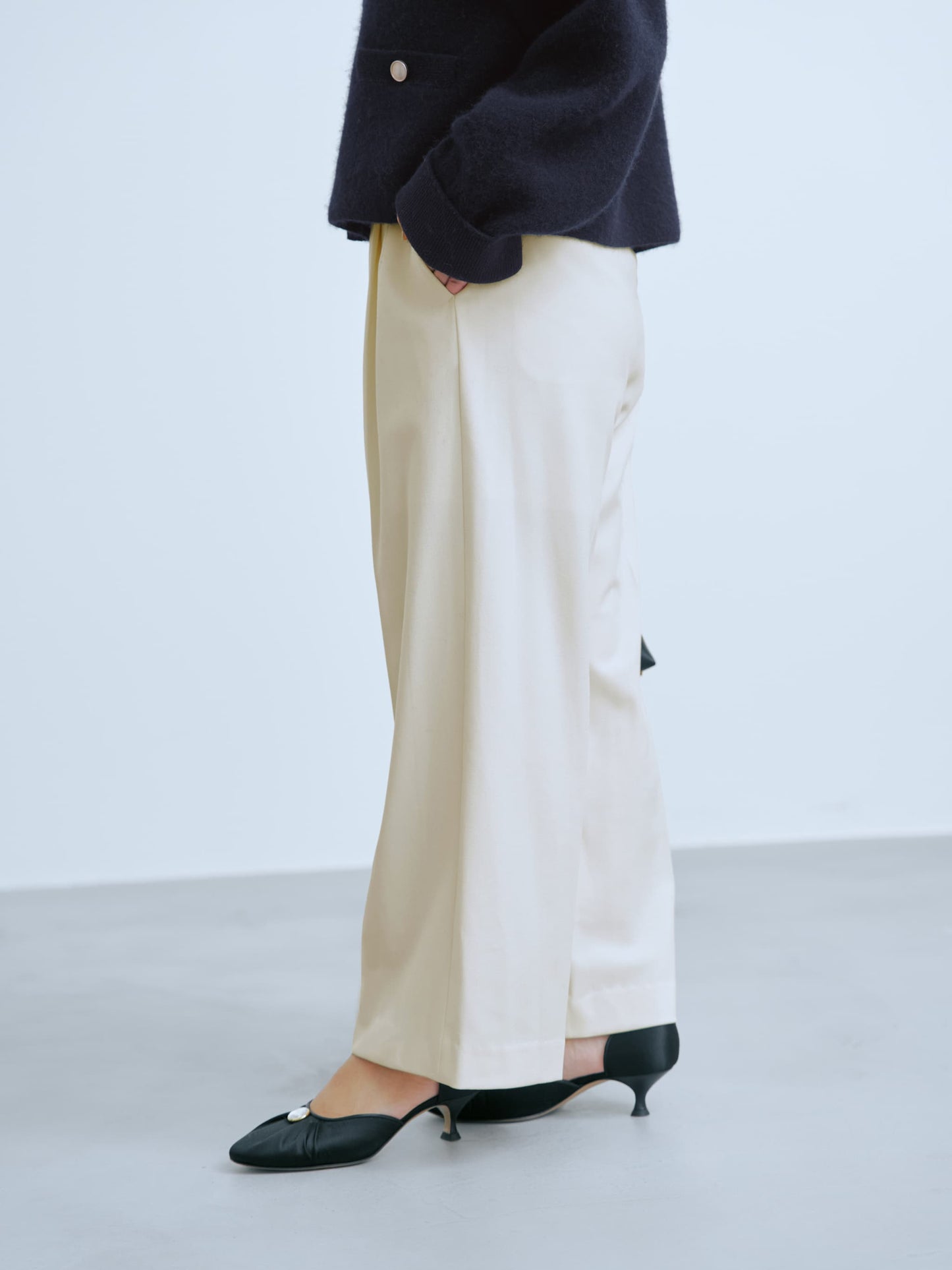 144cm | B:80 W:64 H:84 股下:62 | short-XS着用