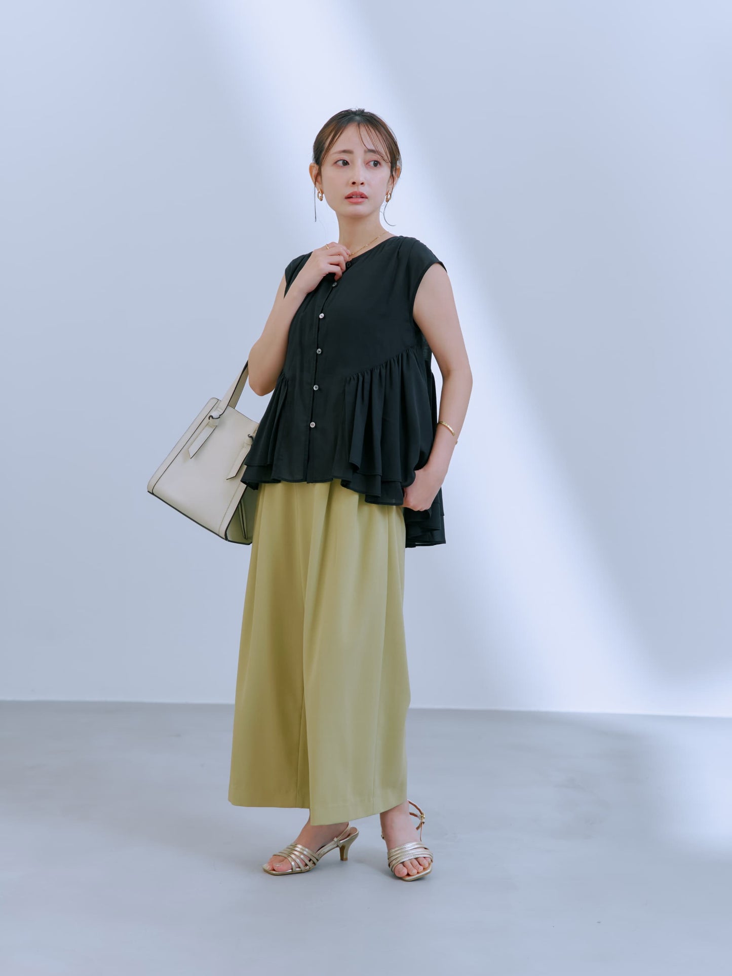 149cm | B:77 W:60 H:83 股下:68.5 | regular-XS着用