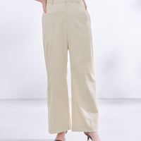 ライトベージュ