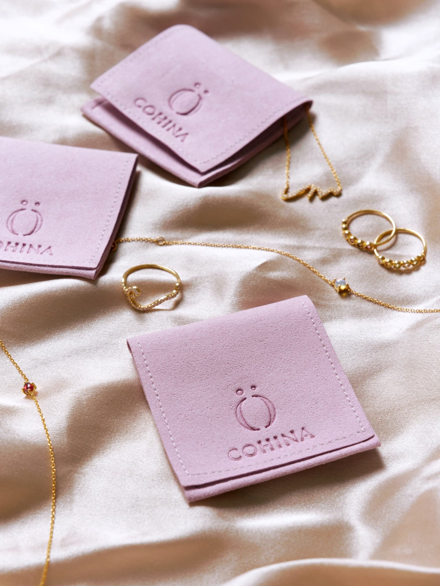※COHINAオリジナルロゴをあしらったアクセサリーポーチが付属いたします。