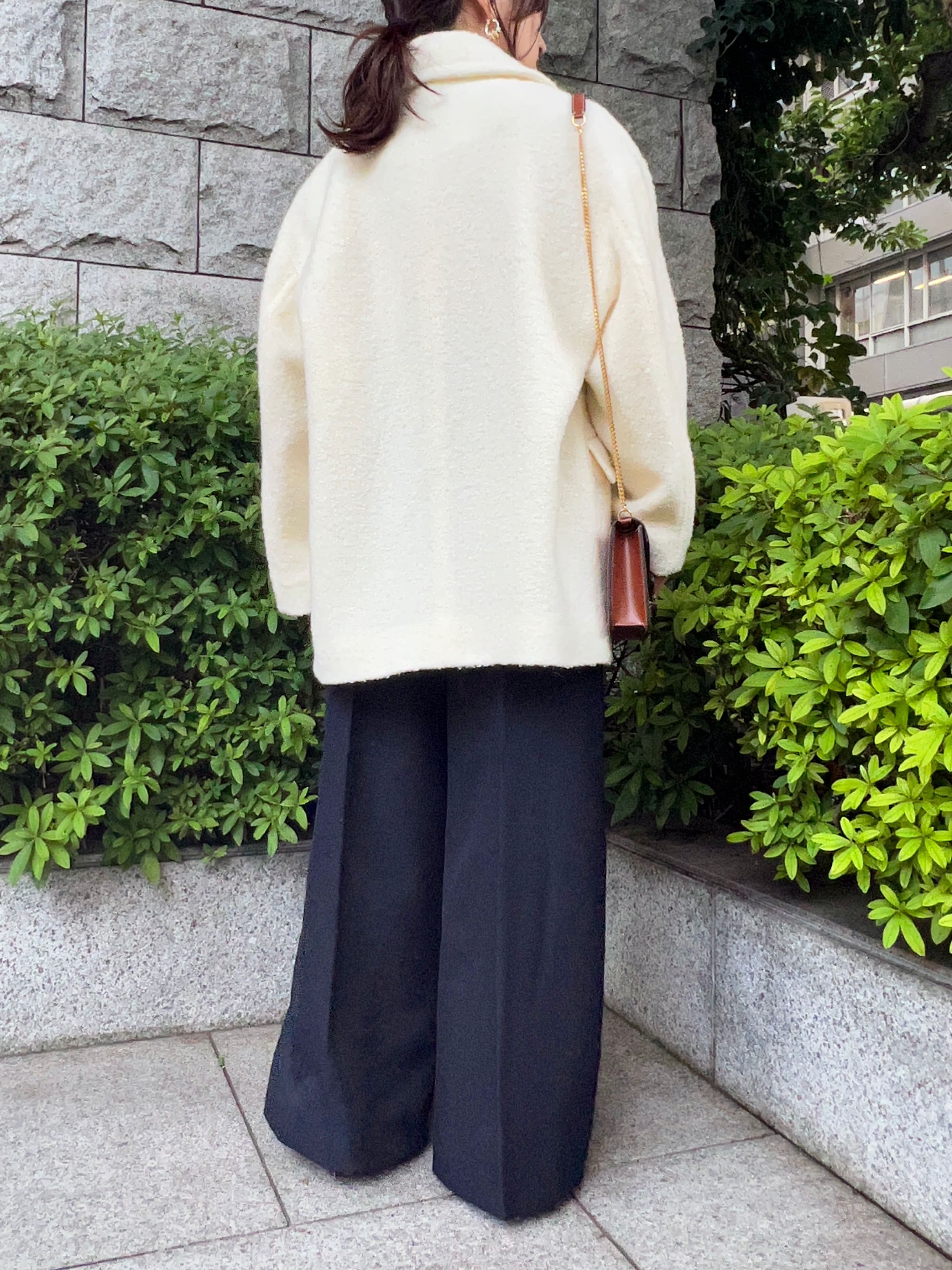 お買い得人気新品　田中亜希子さん着用　エアリーループミドルコート　オフホワイト　strata ジャケット・アウター