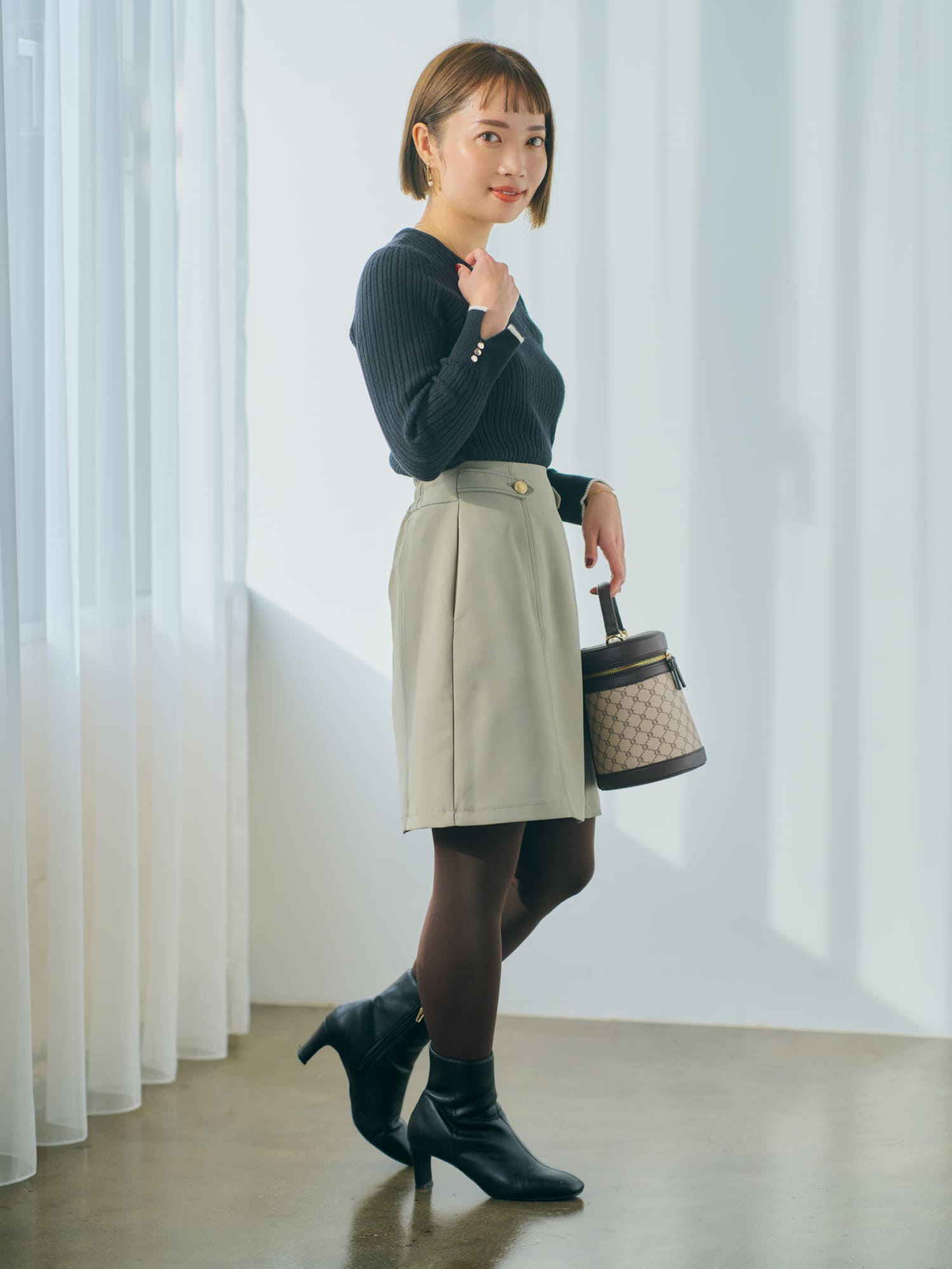 ステッチデザインミニスカート | 小柄・低身長女性向けファッション
